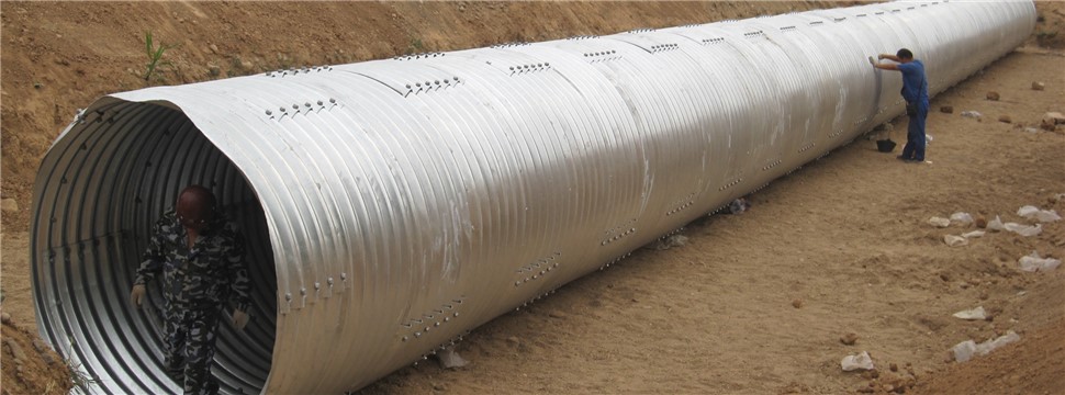 Corrugated drainage pipe